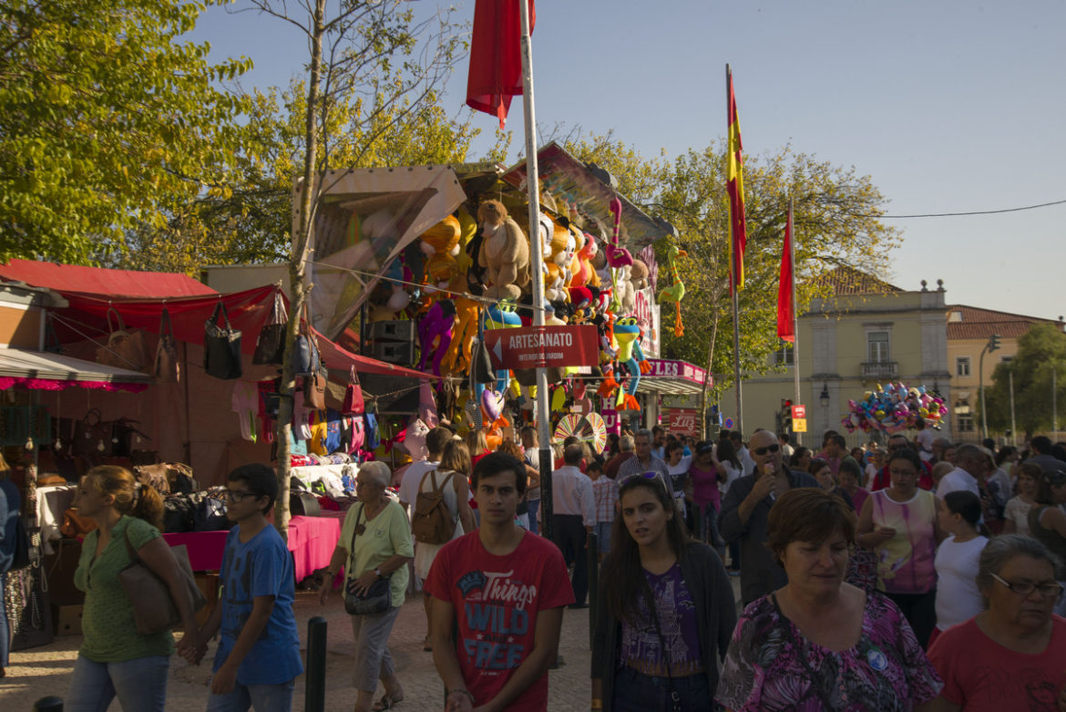 Lisbon fair - Feira da Luz